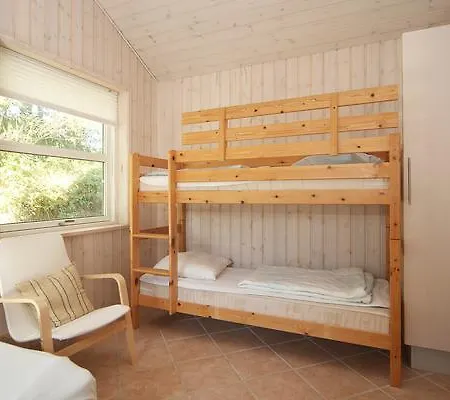 Semesterbostad Four-bedroom Holiday In 2 Knebel