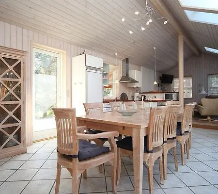 Semesterbostad Four-bedroom Holiday In 2 Knebel